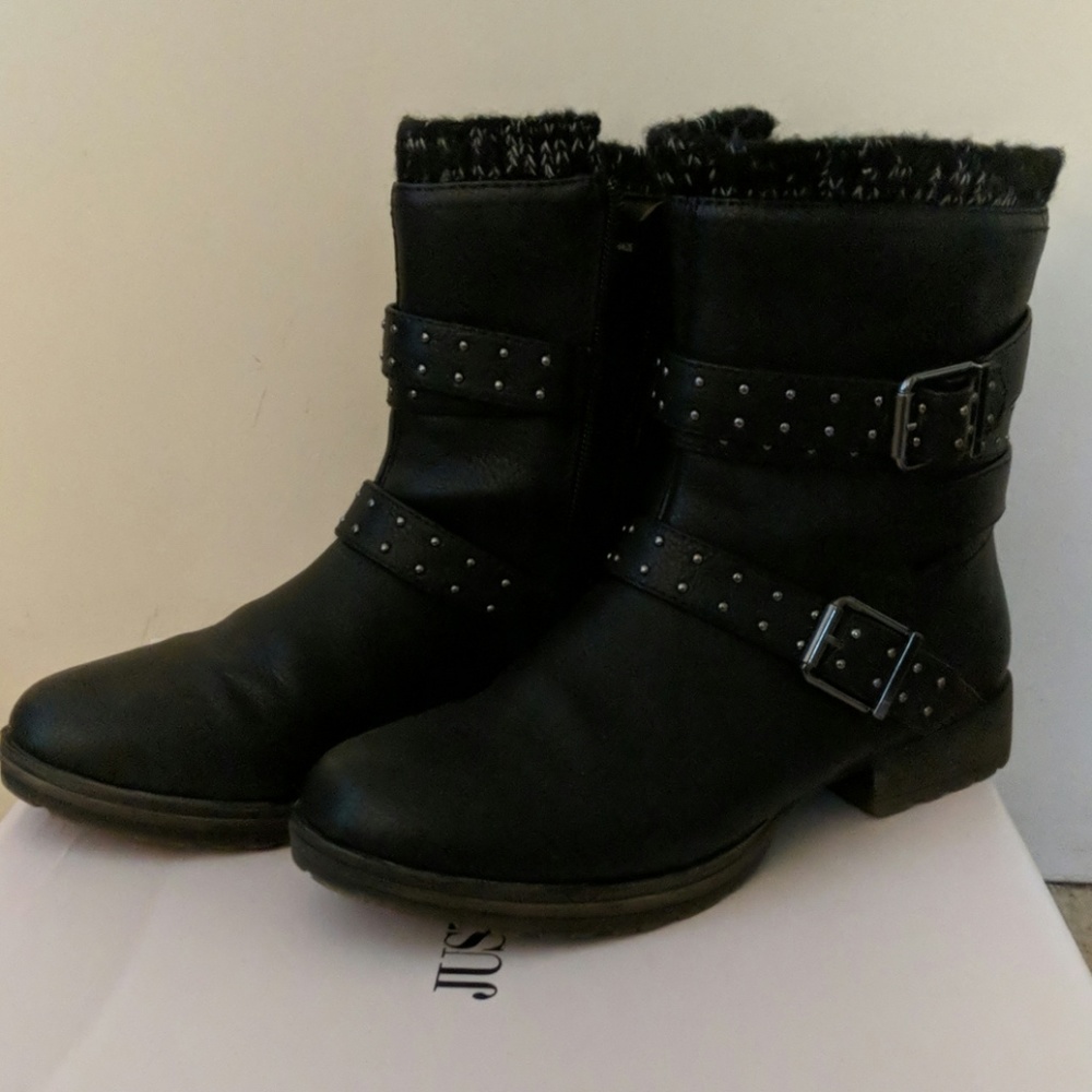 JustFab Arteece Black Booties Size 6.5